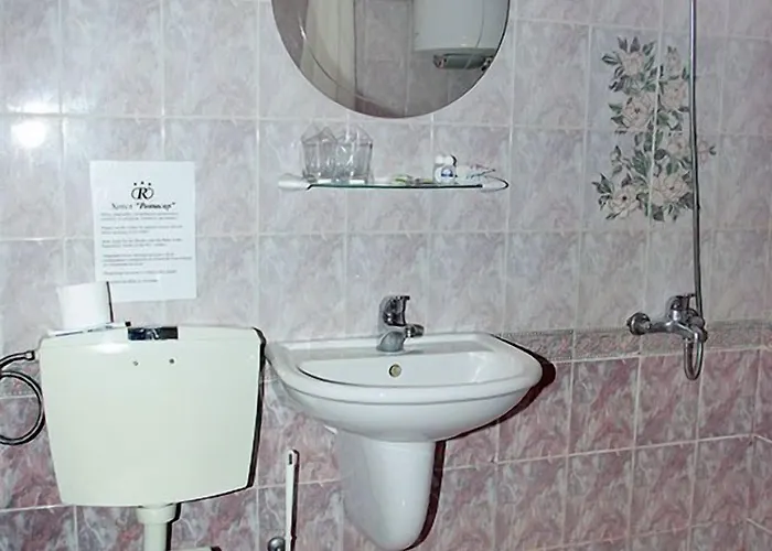 Хотел ротасар 2*